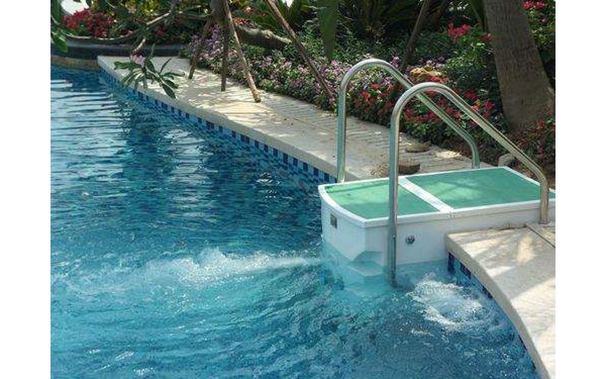 Chọn máy bơm hồ bơi dựa theo lưu lượng, cột áp, thể tích đường ống